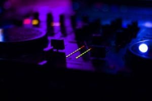 90s Dance Party at iPlay America